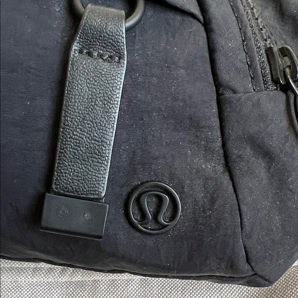 Lulu Lemon Black Belt Bag - Picture 2 of 5